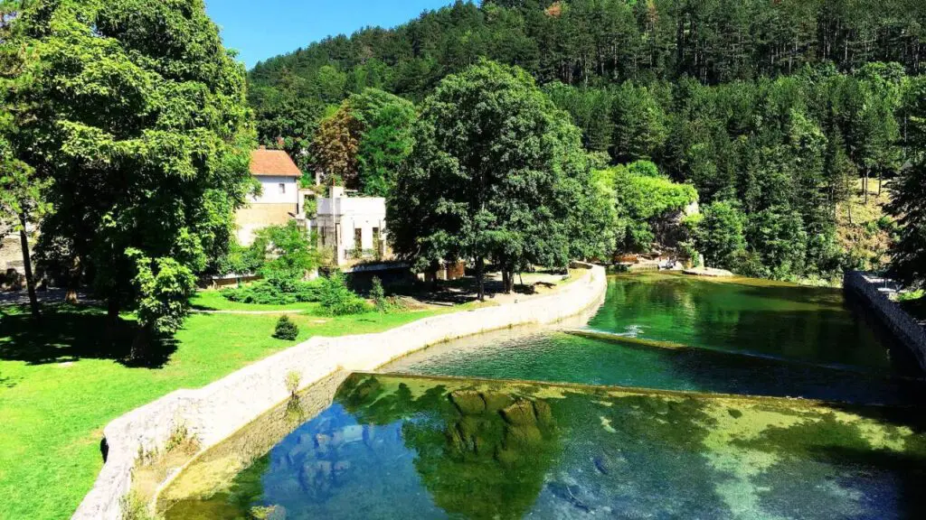 Pliva Lake Jajce 1024x576